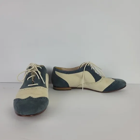 Wolverine 1000 mile Oxford sadle shoes. Blue and cream