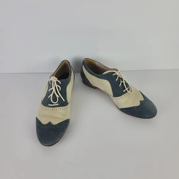Wolverine 1000 mile Oxford sadle shoes. Blue and cream