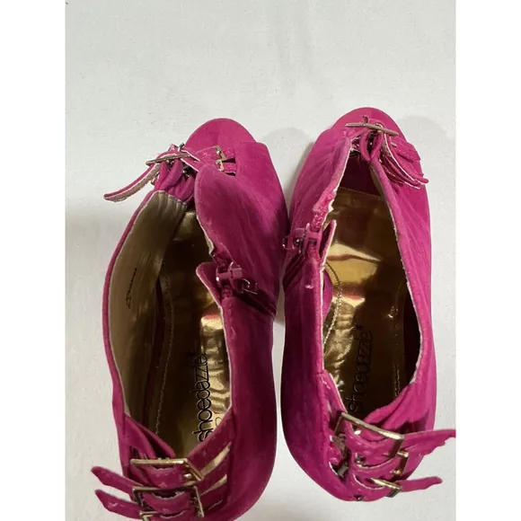 Woman’s Shoe Dazzle Jovanna Pink Suede Size 8 Gold Stiletto Heel Platform