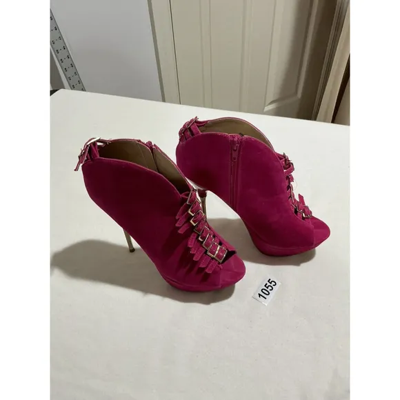Woman’s Shoe Dazzle Jovanna Pink Suede Size 8 Gold Stiletto Heel Platform