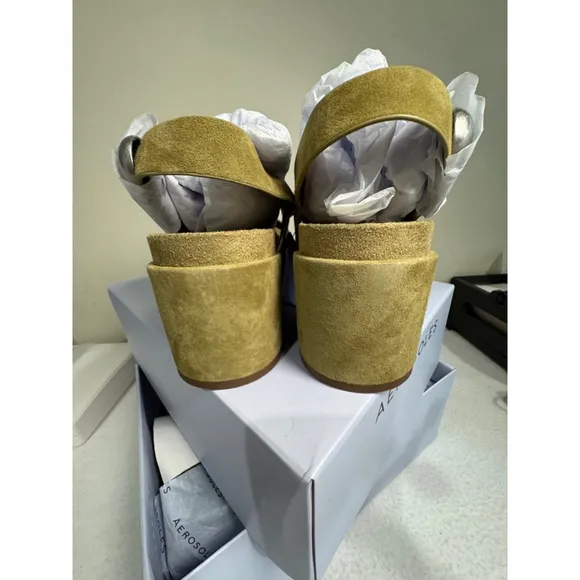 Women's Aerosoles Clarkson Olive Branch Suede Platform Heel Sandals Size 7M NWT