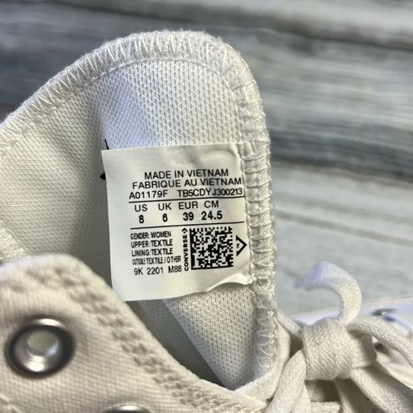 Women’s Converse CTAS Hi : Classic White with a Tropical Bottom Prints Size 8.