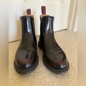 Women’s Dr Martens Flora Chelsea boot Cherry Red