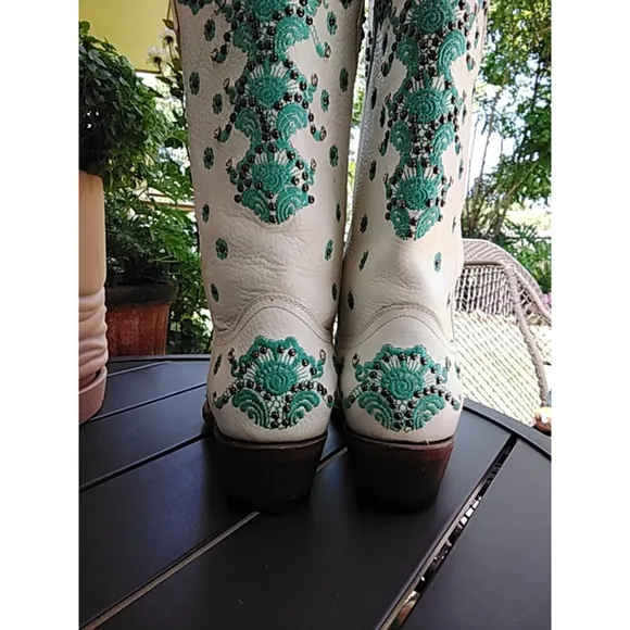 Women's Ferrini Western Boots Size 9.5 White with Teal Embroidery Embellished