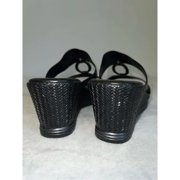 Women’s Italian Shoemaker Black Wedge Sandals 8