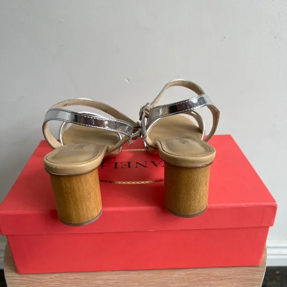 Women's Vaneli Sandals Size 9N Silver &amp; Camel
