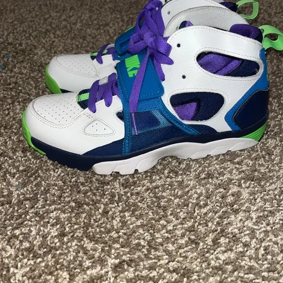 Youth 6 Nike high tops