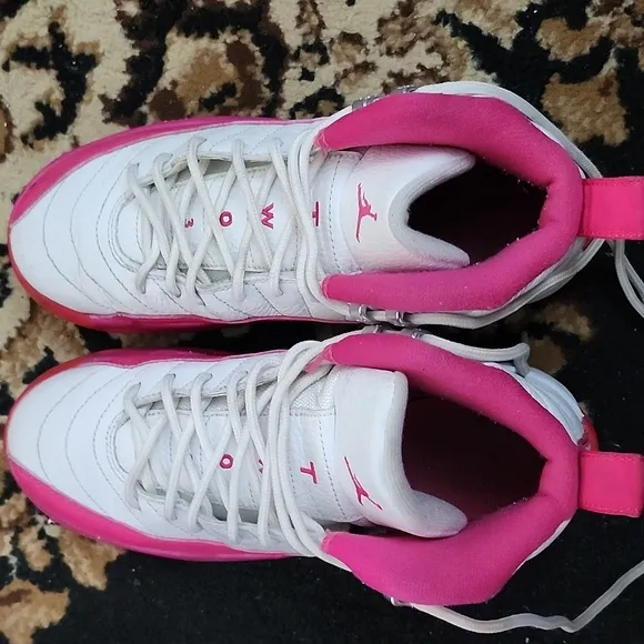 🏀Youth Air Nike Jordan 12 Retro Dynamic GG Sneakers; White/Bright Pink; 5.5 Y
