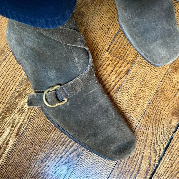 Yves Saint Laurent Brown Suede Boots