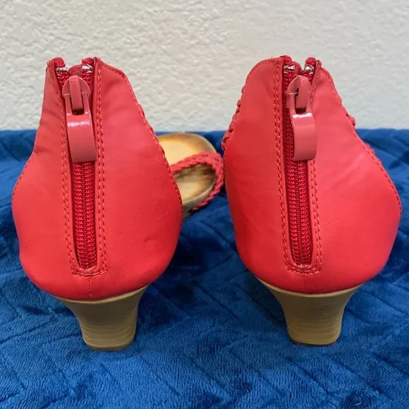 ❤Z01- PATRIZIA by SPRING STEP Woven Zip Back Sandals coral color