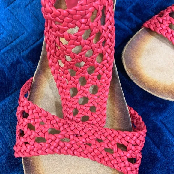 ❤Z01- PATRIZIA by SPRING STEP Woven Zip Back Sandals coral color